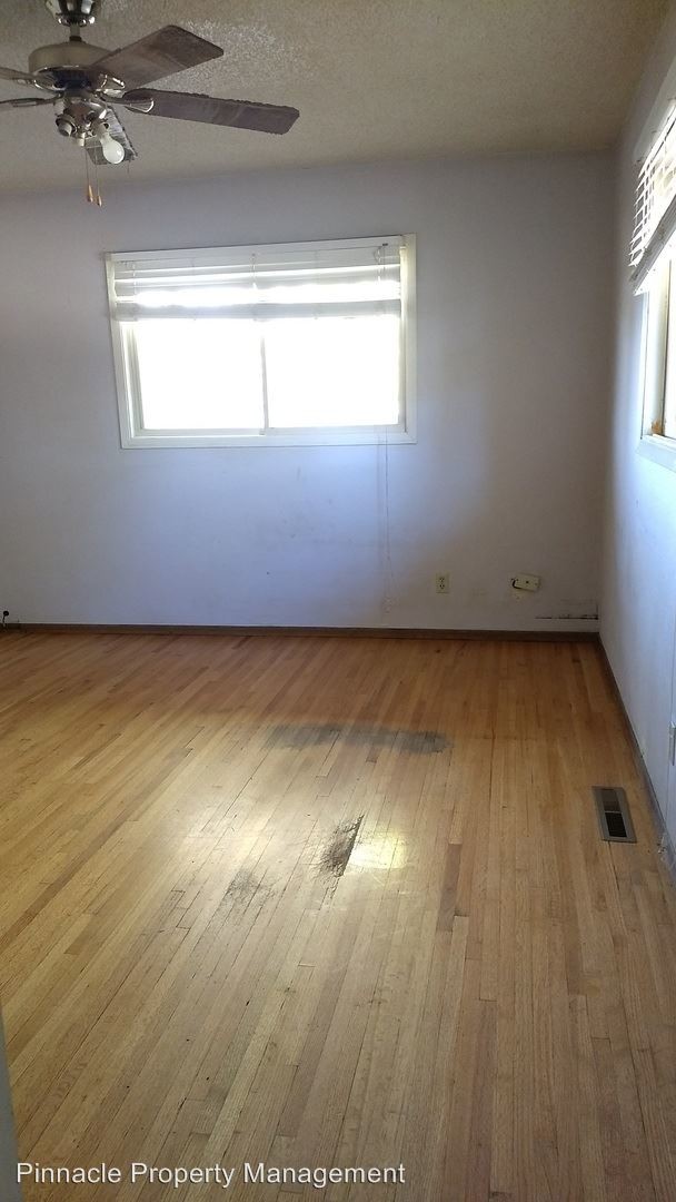 Building Photo - 5407 Kerr Dr