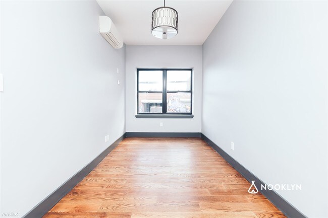 Building Photo - 2 br, 1 bath Apartment - 269 Meserole St 1F