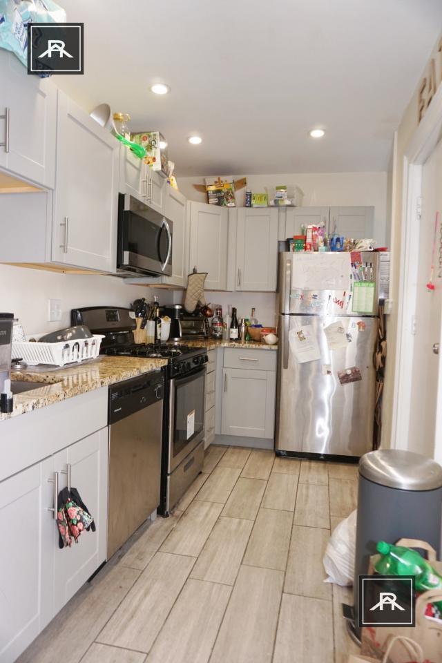 Foto del edificio - 4 bedroom in Brookline MA 02446