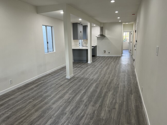 Building Photo - 1484 S Robertson Blvd