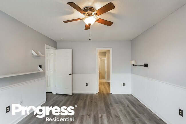 Foto del edificio - 6119 Independence Cove