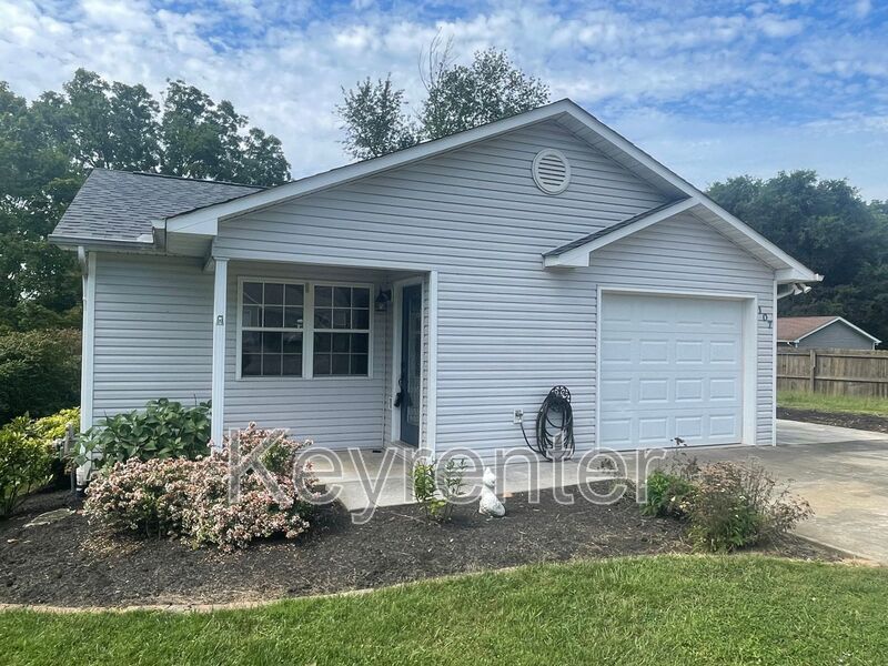 Photo - 107 Miranda Way