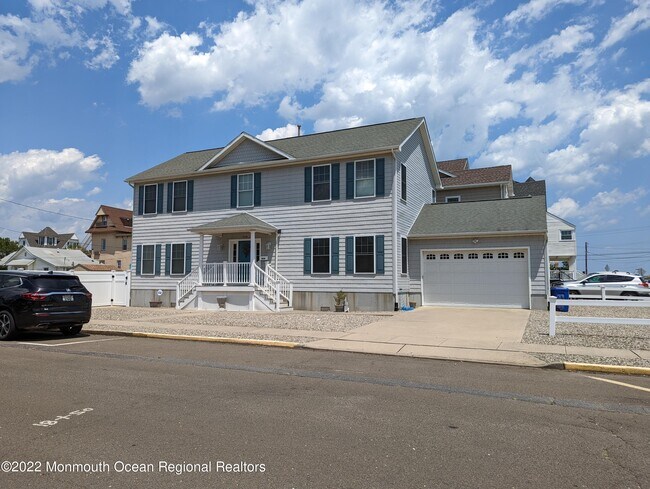Building Photo - 808 Boston Ave
