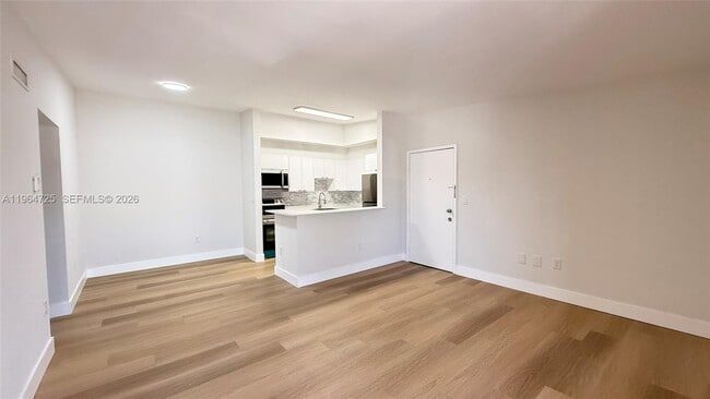 Foto del edificio - 9705 Hammocks Blvd