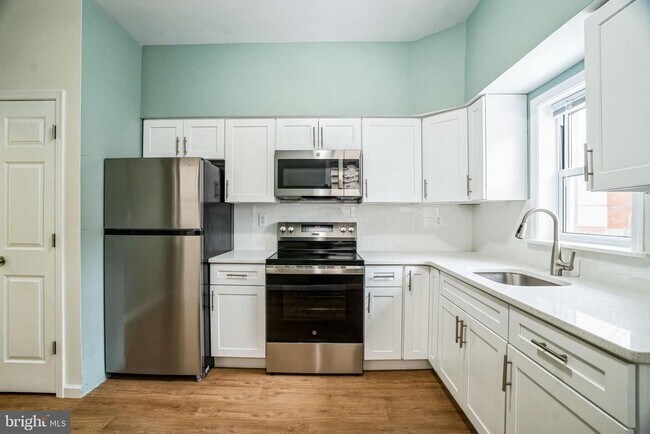 Building Photo - 435 N 32nd St