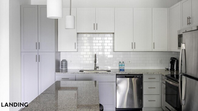 Foto del edificio - 100 Wildwood Ct