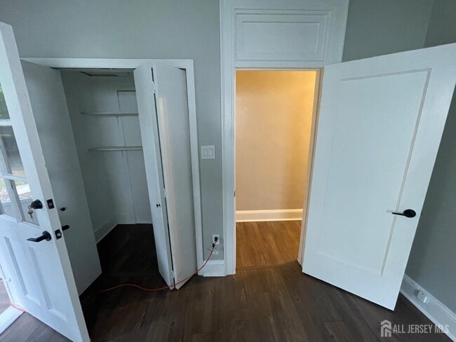 Building Photo - 31 Lincoln Ave