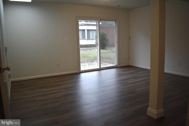 Building Photo - 330 Benfield Rd