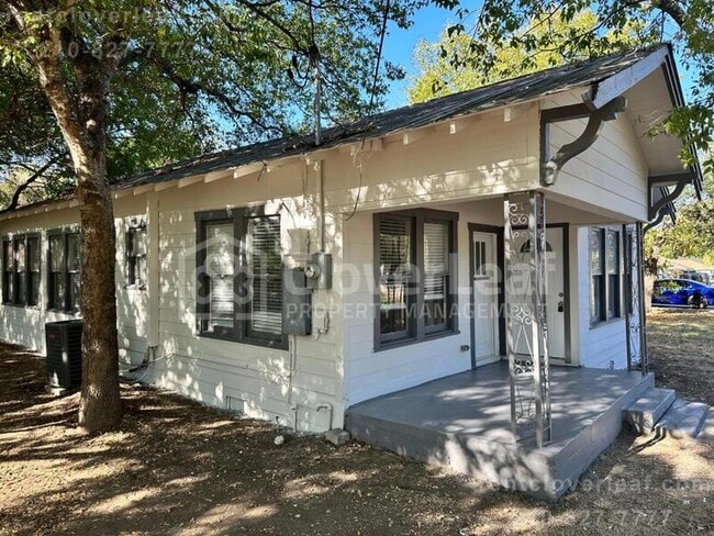 Building Photo - 331 Old San Antonio Rd