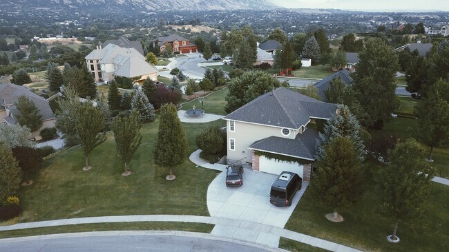 Aerial of driveway showing tenant parking on left - 237 Meadowlark Dr
