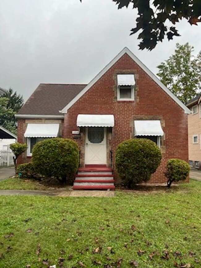 Building Photo - 11215 Langton Ave