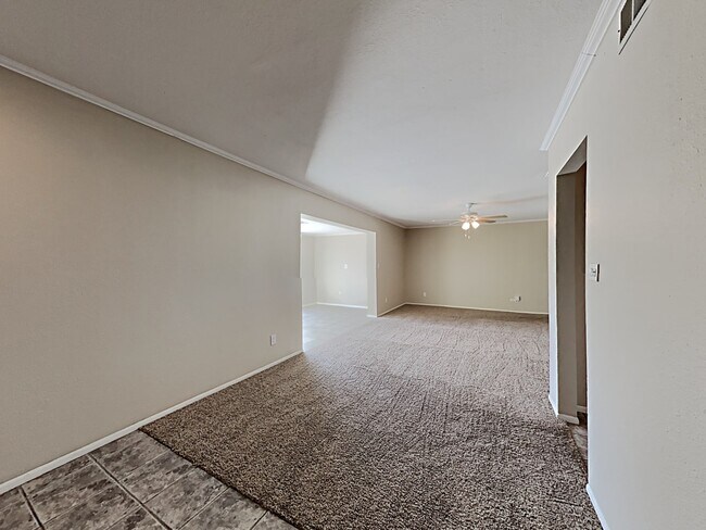 Foto del edificio - 17449 N 8th Ave