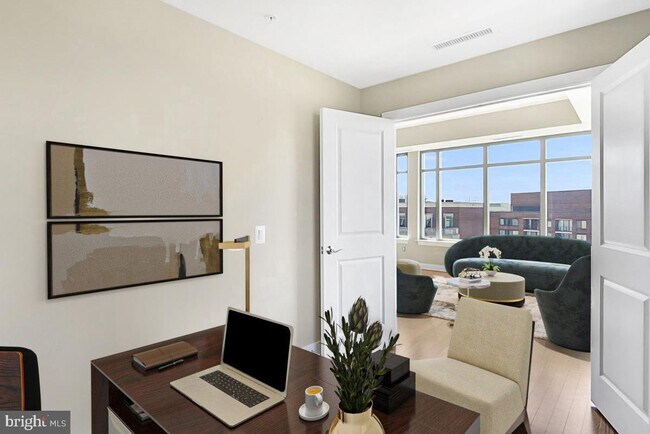 2425 L St NW Unit 907, Washington, DC 20037 - Room for Rent in ...