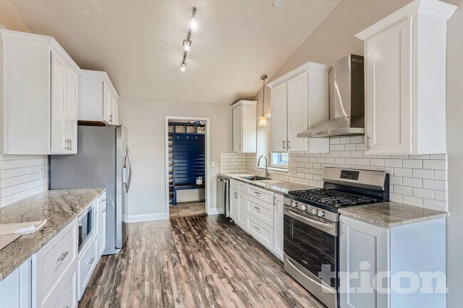 Foto del edificio - 7850 Park Ave NE