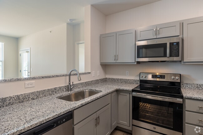 2BR, 2BA - 1,356SF - Hamlet on the Bend