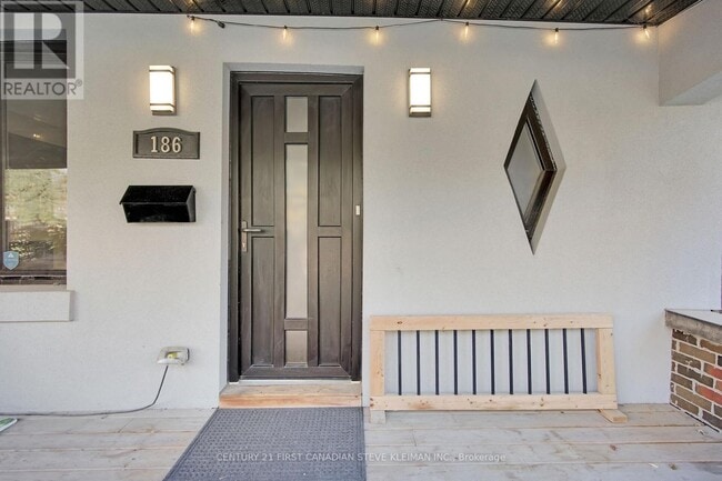Building Photo - 186 Ridout St S