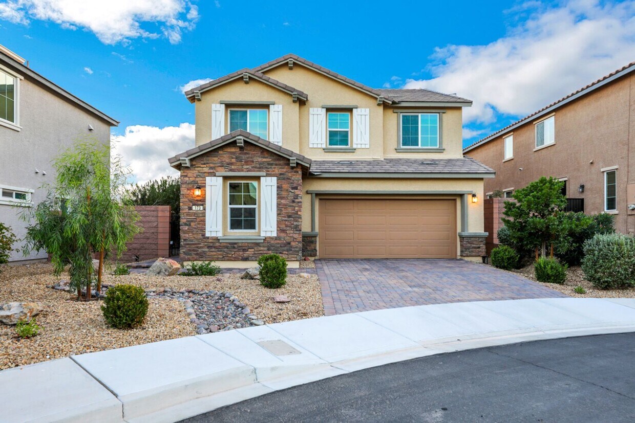 Primary Photo - Gorgeous Henderson Home