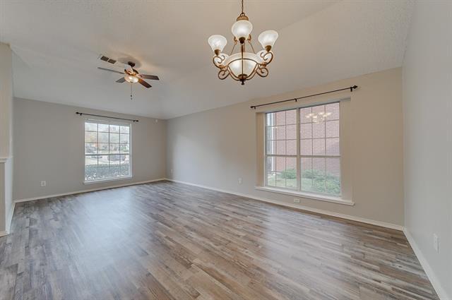 Foto del edificio - 10617 Memphis Dr