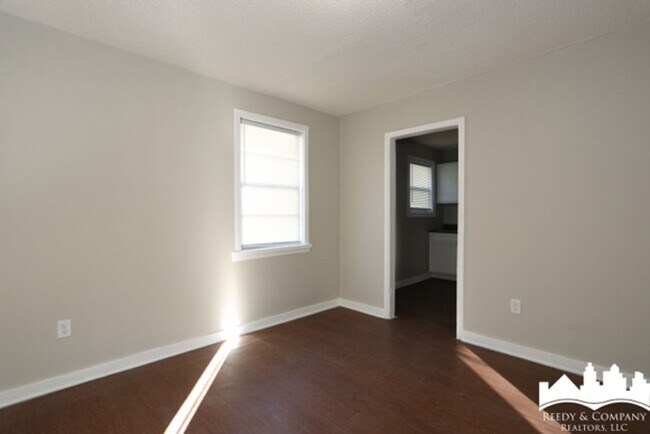 Building Photo - 2108 Curry Ave