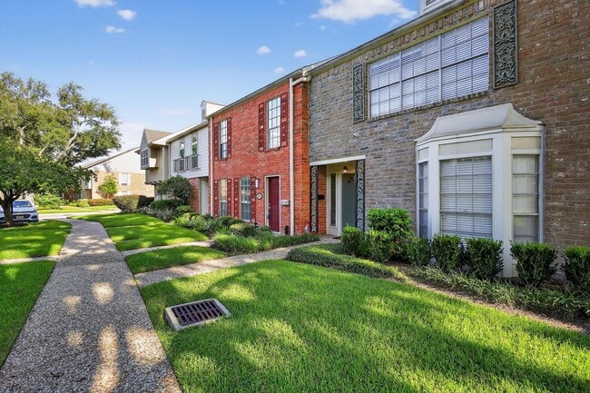 Foto del edificio - 10351 Briar Forest Dr