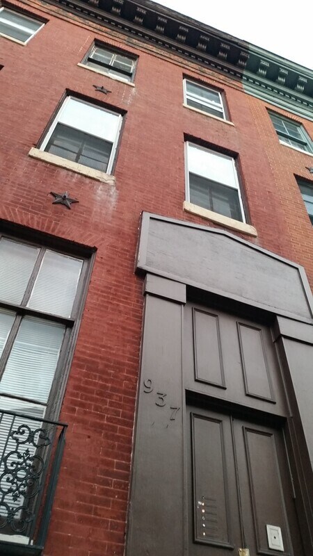 Foto del edificio - 937 N Calvert St
