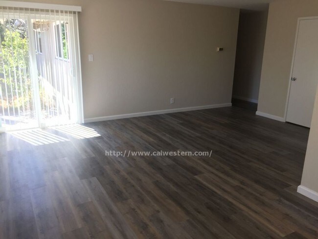 Building Photo - 3272 Rustic Dr