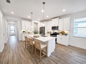 Building Photo - 9555 SW Indra Wy