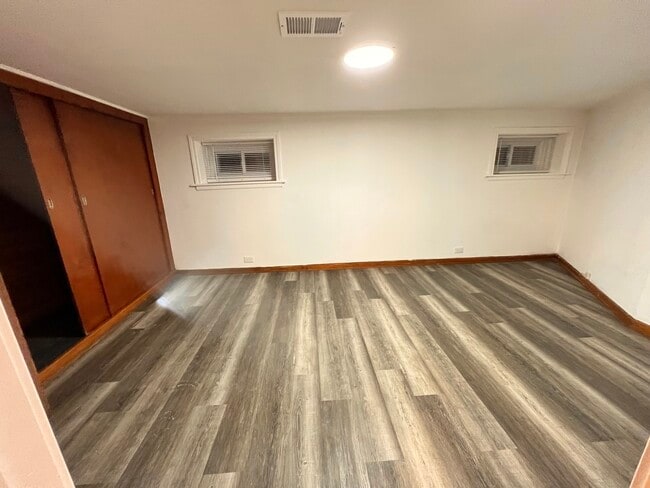 Bedroom 2 - unfurnished - 5524 N Mont Clare Ave