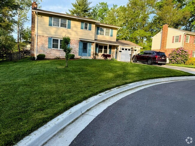 Building Photo - 740 Tiffany Ct