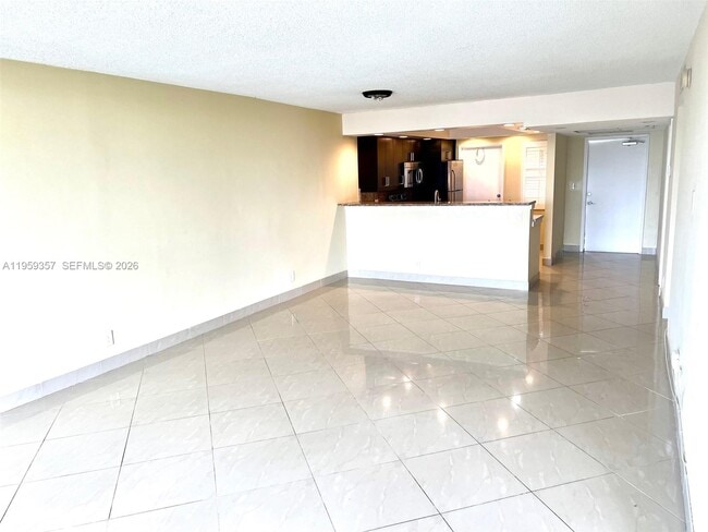 Building Photo - 2940 N Course Dr