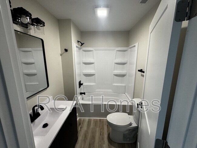 Foto del edificio - 18 N Gray St