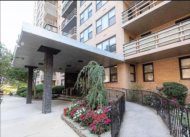 Foto del edificio - 201 St Pauls Ave