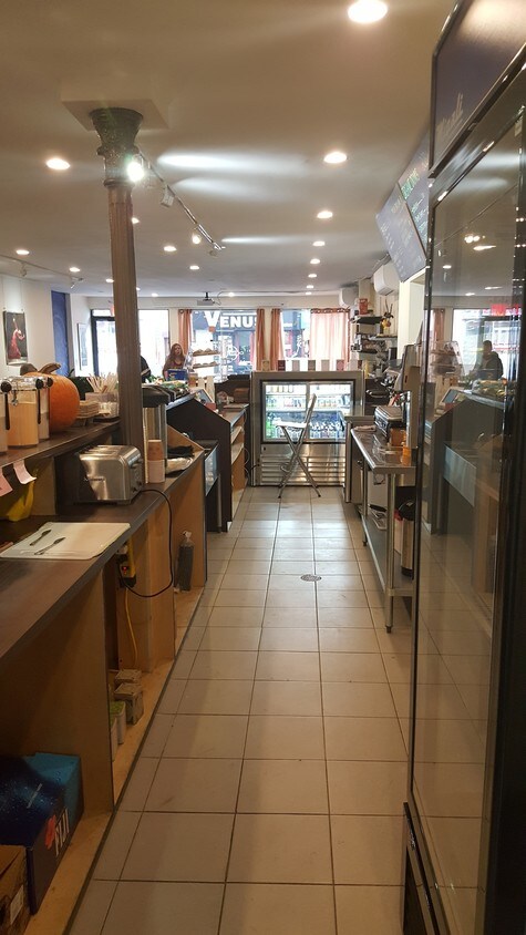 Foto del edificio - 495 Grand St