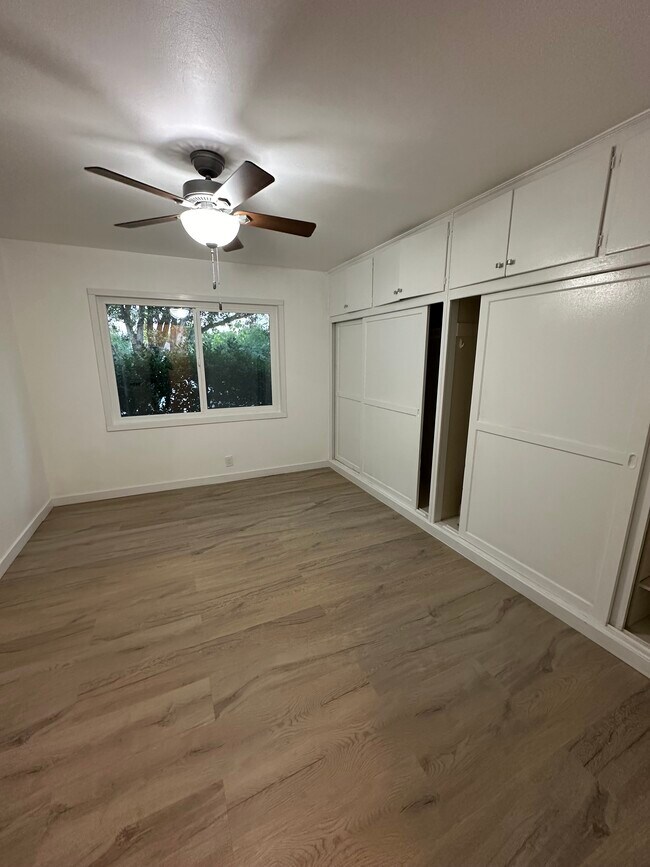 Dormitorio - 733 N Madison Ave