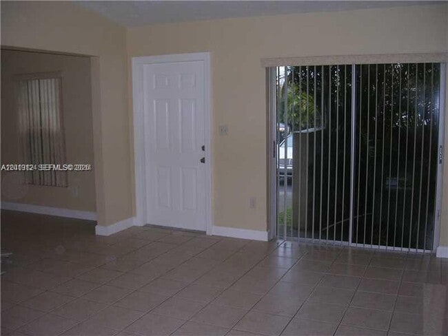 Building Photo - 11240 SW 122nd Pl