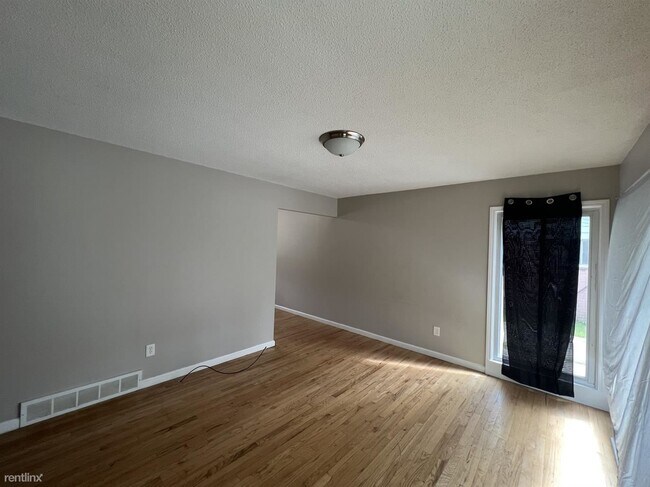 Foto del edificio - 3 br, 1 bath House - 1161 Desoto Ave