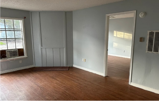 Building Photo - 222 Marigny Cir