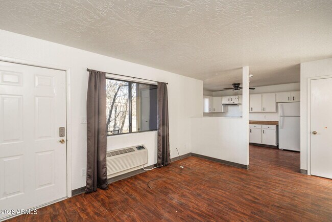 Foto del edificio - 4224 Canyon Trail