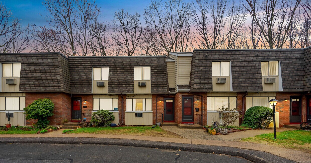124 High Path Rd Unit 124, Windsor, CT 06095 Condo for Rent in