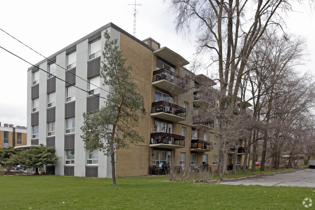 Building Photo - 300 Finch Ave W