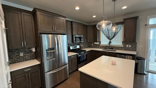 Foto del edificio - 234 Glenwood Wy