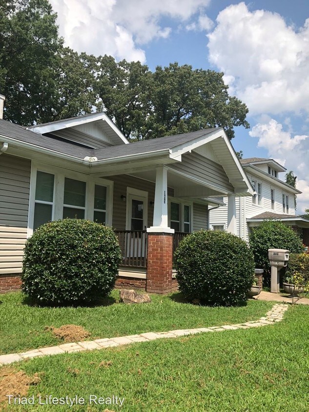 Foto principal - 4 br, 2.5 bath House - 305 Montlieu Avenue