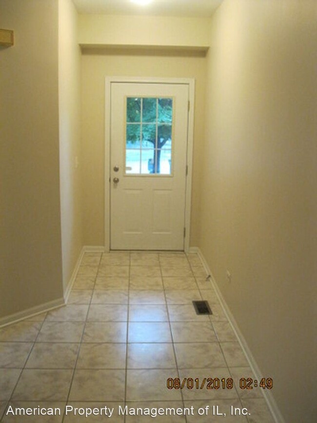 Building Photo - 2 br, 3.5 bath House - 2194 Yale Circle