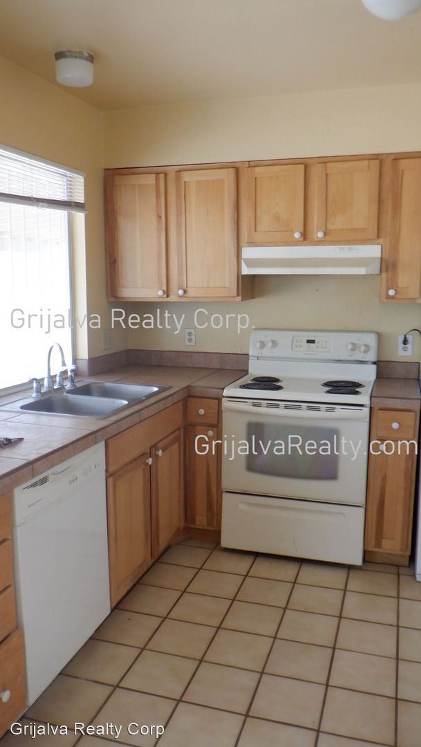 Building Photo - 2 br, 1 bath House - 3310 S Mormon Dr