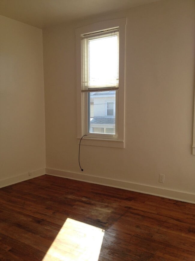 Building Photo - 16 W Stiegel St