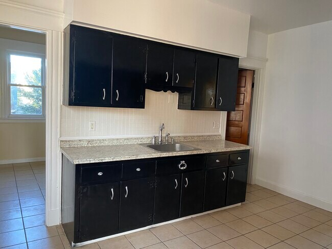 Building Photo - 463 Edgewood Ave