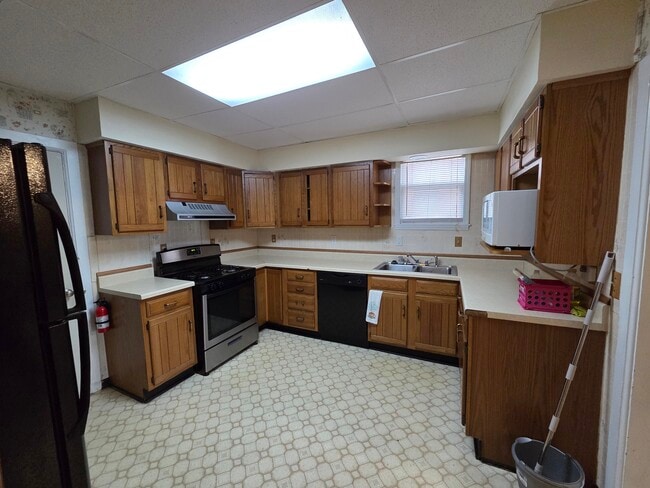 Building Photo - 721 Avenue D