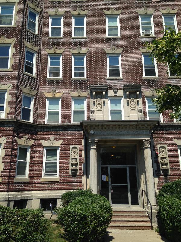 Building Photo - 151 Park Dr