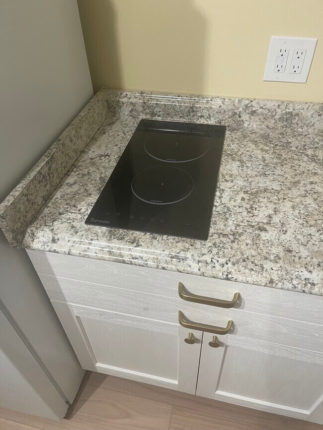 Foto del edificio - 3904 Everest Ln N