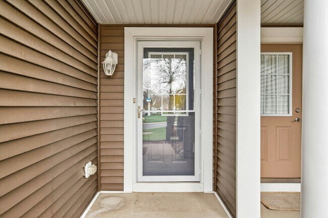 Foto del edificio - 7104 Merrimac Ln N